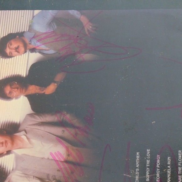 Toto Autographed Record - Picture 3 of 3